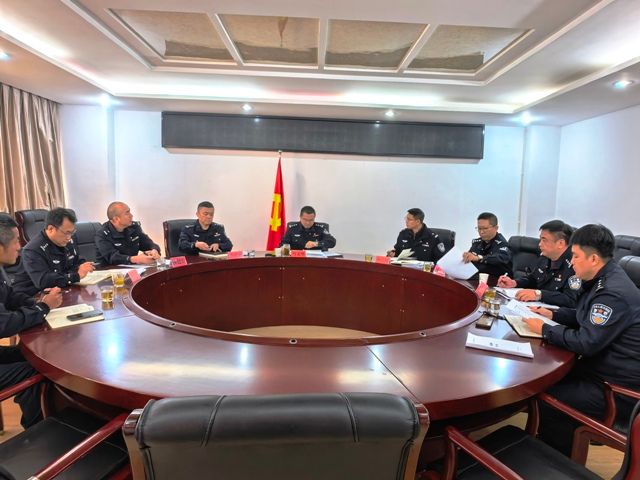 凤庆县公安局积极开展春节前纪律作风教育及廉政提醒谈话