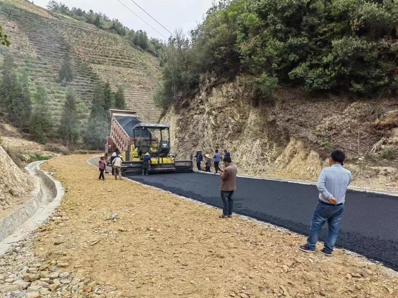 凤庆县交通运输局：努力当好开路先锋  助力乡村振兴发展