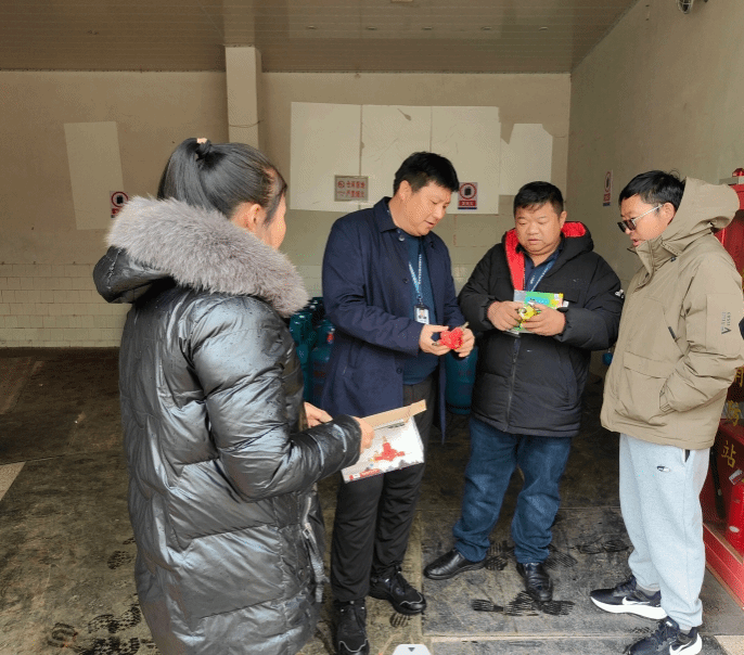 凤庆县住建局以“四不两直”方式督导检查安全生产工作