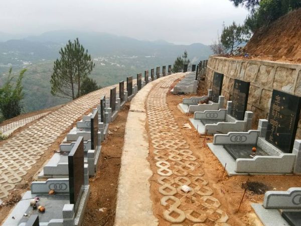 建成的勐佑镇伏虎山农村公益性骨灰公墓